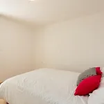 Lejlighed Two Bedroom Sunny