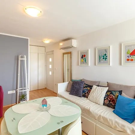 Two Bedroom Sunny *