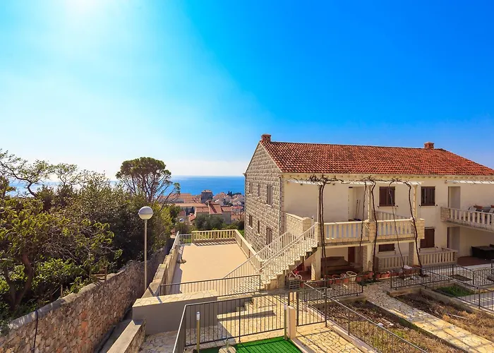 Two Bedroom Sunny Apartamento *