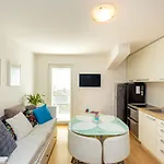 Two Bedroom Sunny *